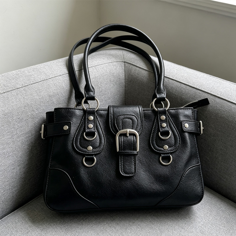 2026 yeni Y2K tarzı perçinli e - Women Bags 2026 Trends incelemesi ve fiyatı